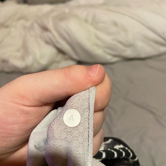 Lululemon - Picture 3 of 3